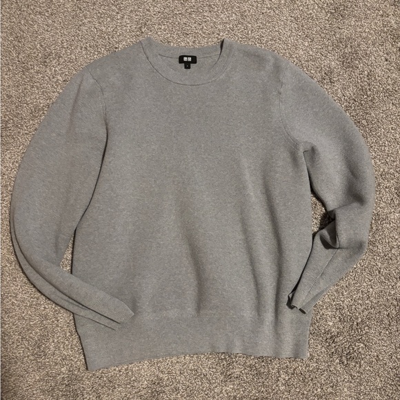 Uniqlo Sweaters - Uniqlo Ladies Light Gray Crewneck Sweater